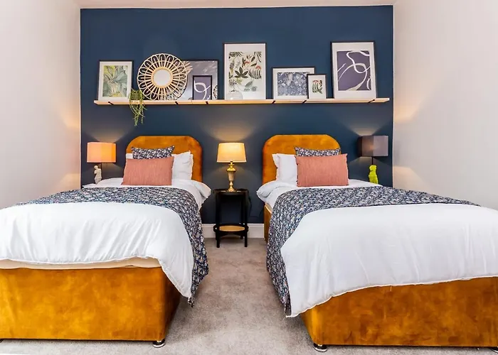 Boho Chic - Stylish Home In City Centre, Sleeps 4