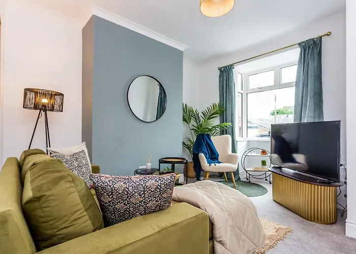 Boho Chic - Stylish Home In City Centre, Sleeps 4