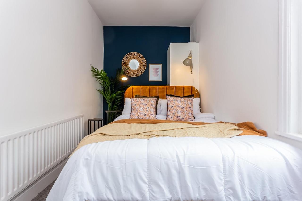 Boho Chic - Stylish In Centre, Sleeps 4 Holiday home *
