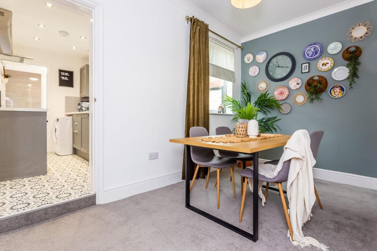 Boho Chic - Stylish In Centre, Sleeps 4
