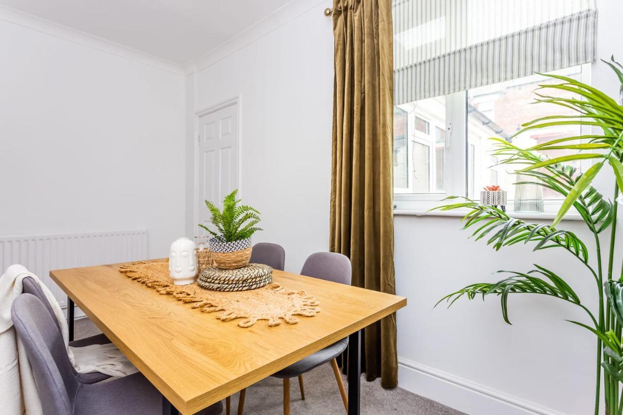 Boho Chic - Stylish In Centre, Sleeps 4 *