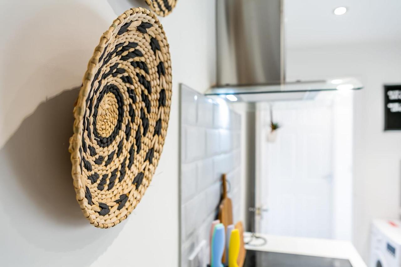 Boho Chic - Stylish In Centre, Sleeps 4 *