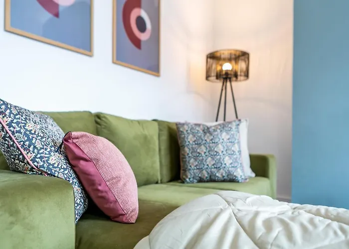 Boho Chic - Stylish Home In City Centre, Sleeps 4